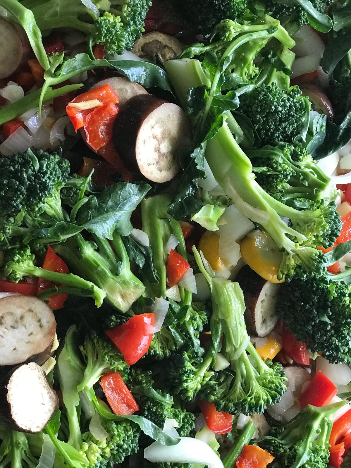 A bowl of freshly prepared vegetables